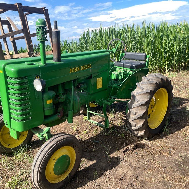 JOHN DEERE M