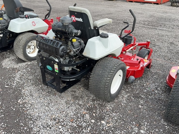 #3092-•-exmark-lazer-z-zero-turn-mower-image-8