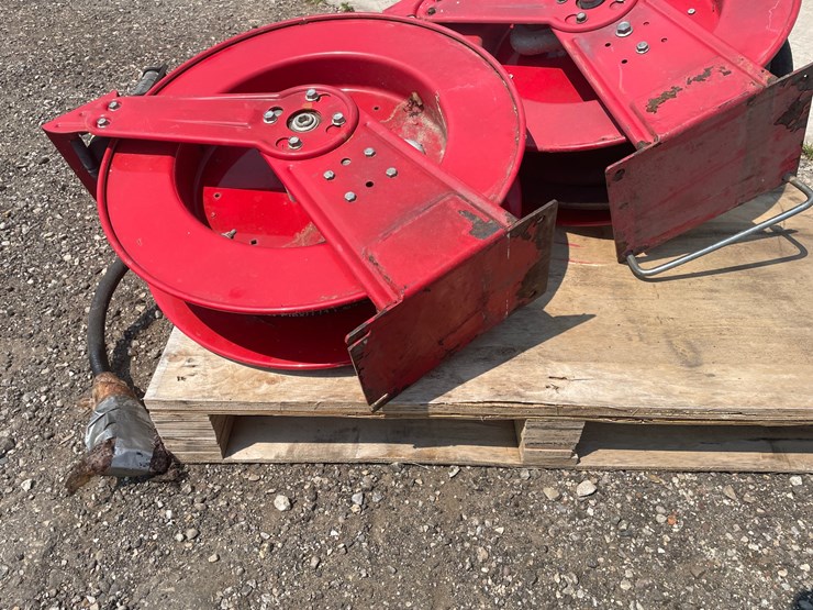 #4591-•-(2)-hose-reels-image-4