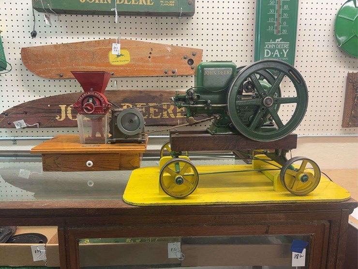 1/2-scale-john-deere-model-e-horse-hit-and-miss-wngine-and-arcade-burr-mill-image-2