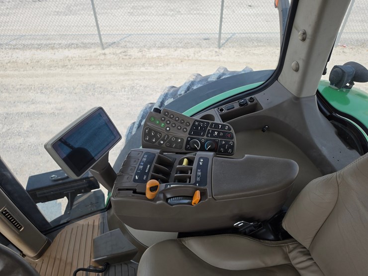 2012-john-deere-8335r-image-8