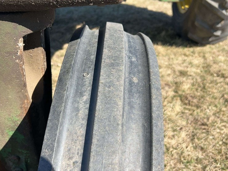 john-deere-720-image-16