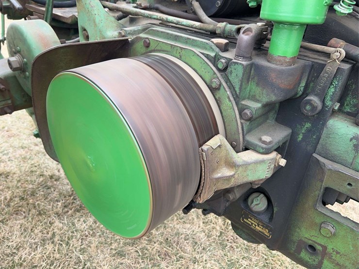 john-deere-70-image-24