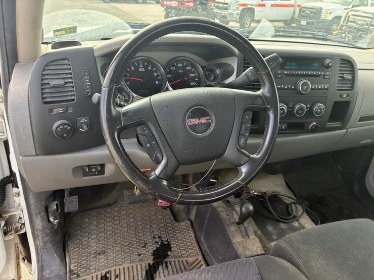 2012-gmc-sierra-2500-image-18