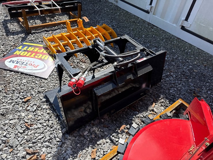 #6007-•-44"-dingo-grapple-bucket-image-3
