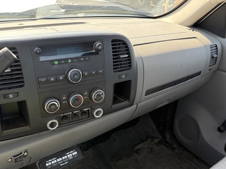 2009-chevrolet-silverado-3500hd-image-14