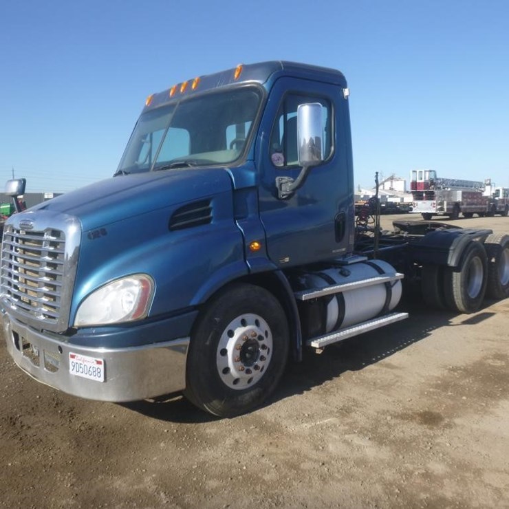 2012 FREIGHTLINER CASCADIA 113