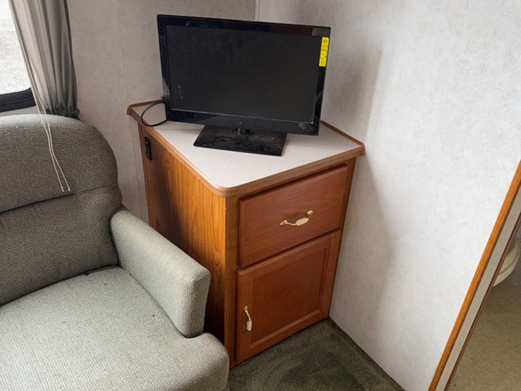 #3064-•-2002-citation-30'-bumper-pull-camper-image-18