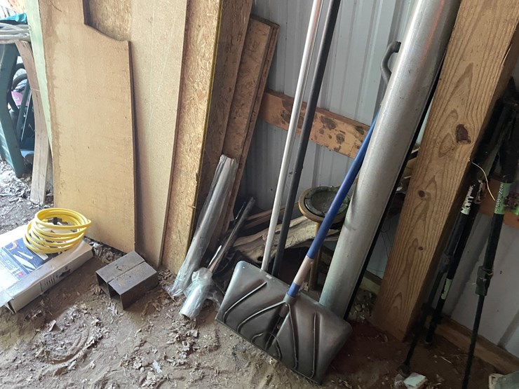 #7107-•-contents-of-wall-image-5