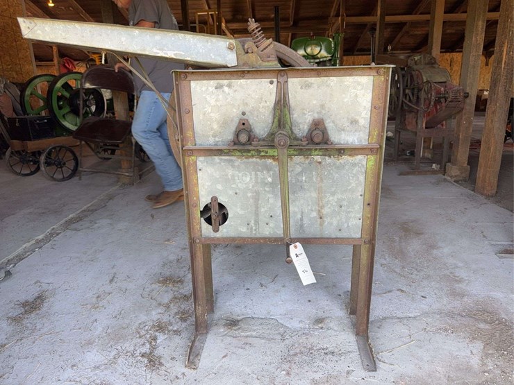 john-deere-one-hole-corn-sheller-image-1