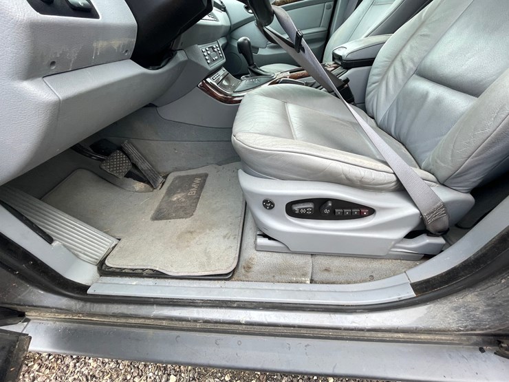 2002-bmw-x5-image-16