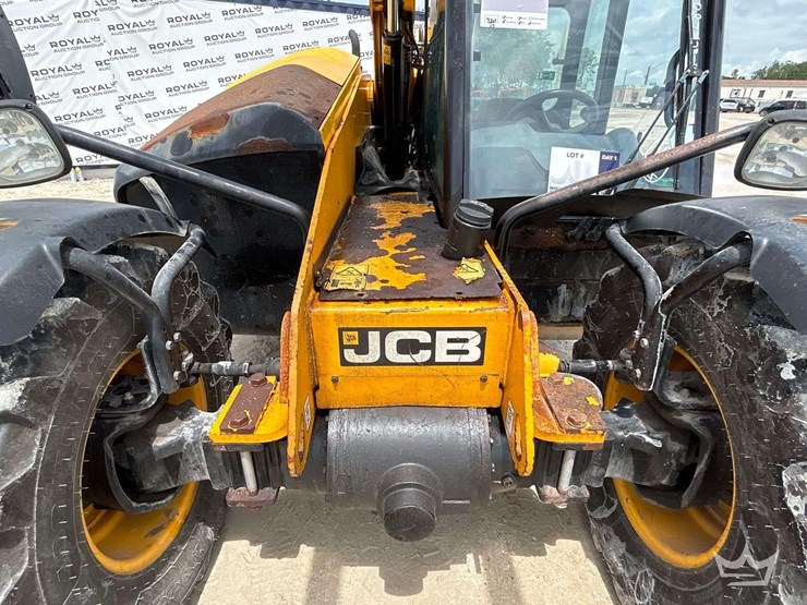 2014-jcb-527-58-image-14