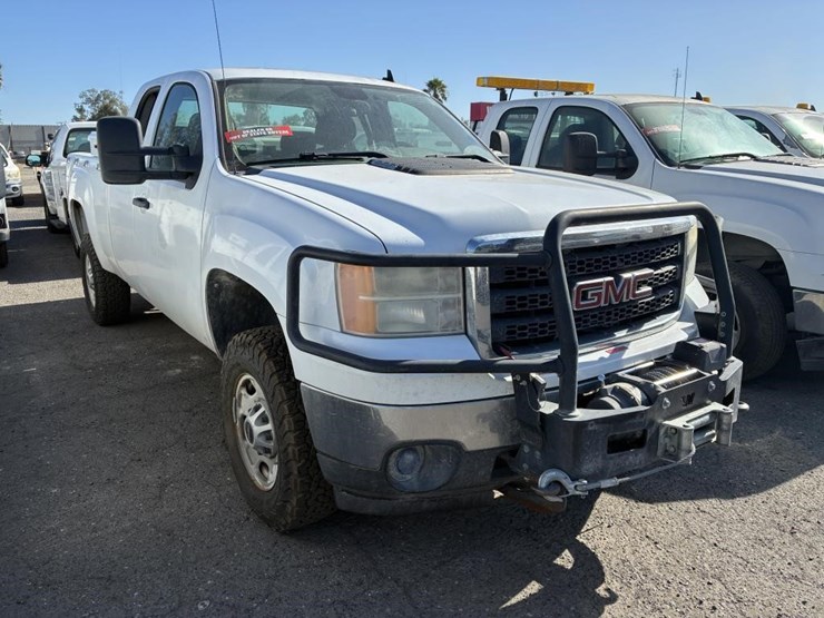 2012-gmc-sierra-2500-image-2