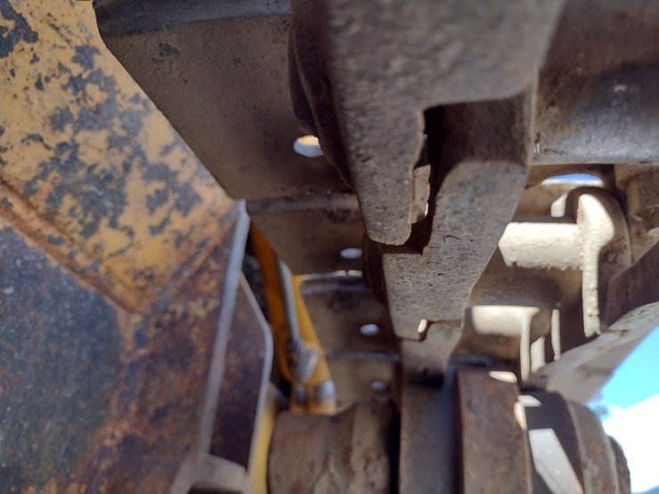 john-deere-350-image-22