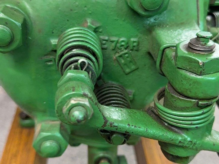 john-deere-3-horse-hit-and-miss-engine-with-cart-image-18