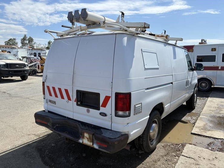 2001-ford-e350-sd-image-3