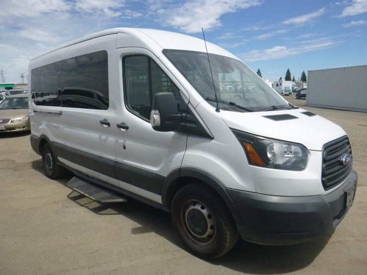 2019-ford-transit-image-2