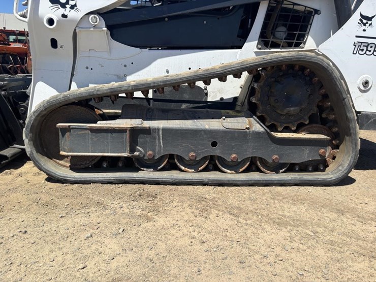 2019-bobcat-t595-image-16