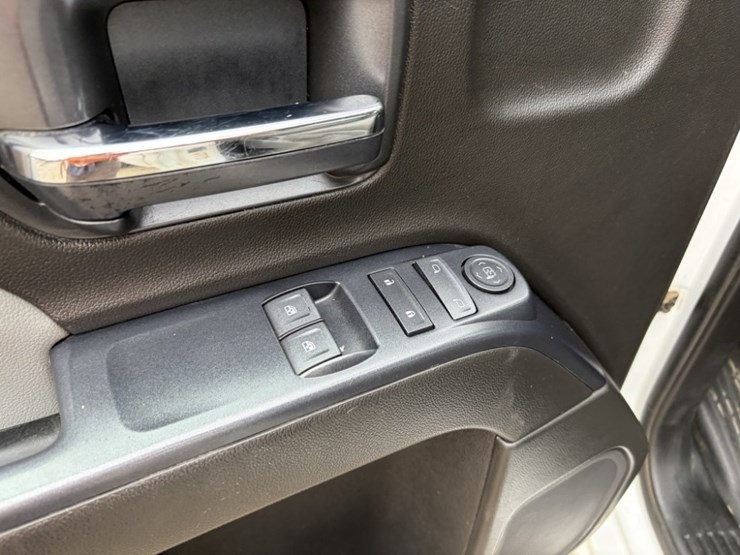 2017-chevrolet-silverado-1500-image-26