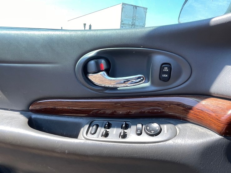 #4682-•-2005-buick-lesabre-(no-title,-for-parts)-image-45