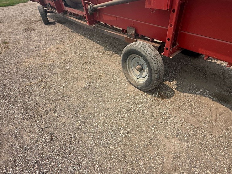 home-made-header-trailer-for-30’-bean-head-image-4