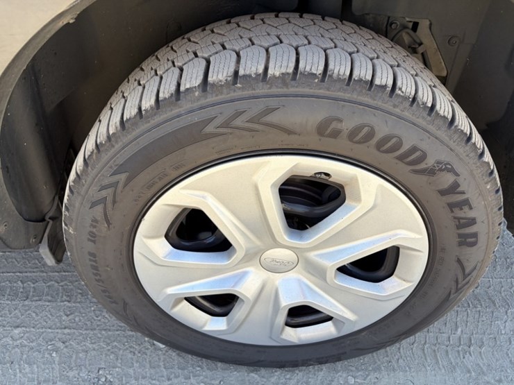 2017-ford-explorer-image-17