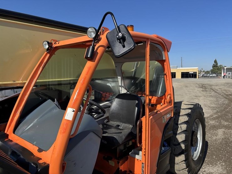2015-jlg-1255-image-25
