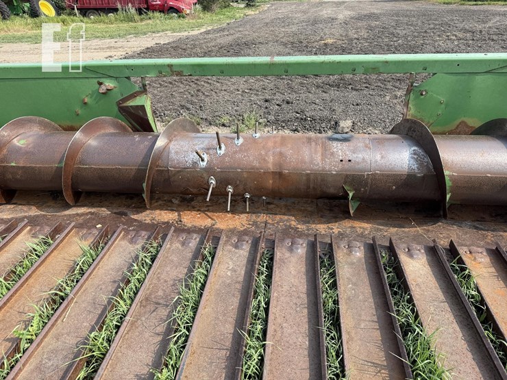 john-deere-230-image-5