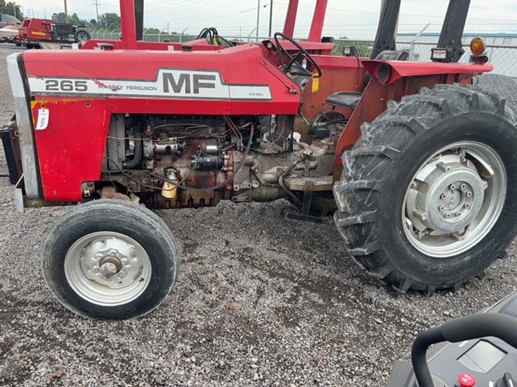 massey-ferguson-265-image-13