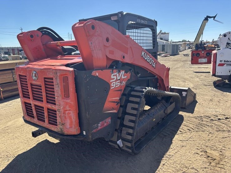 2017-kubota-svl95-2s-image-3