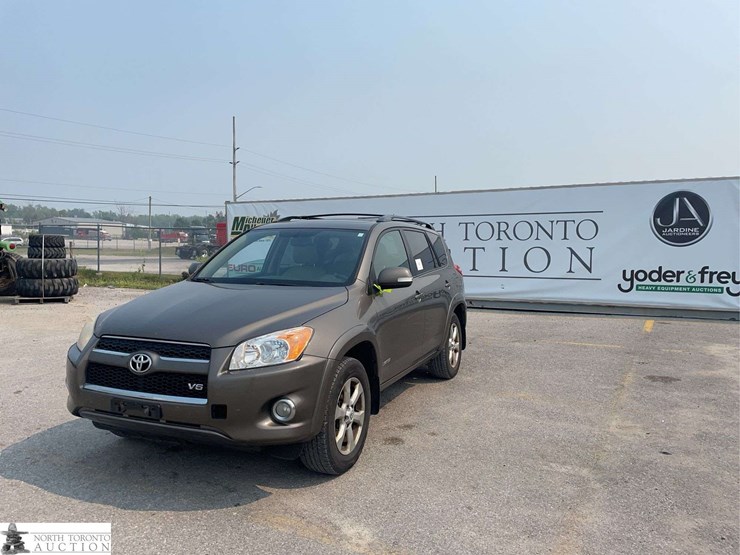 2010-toyota-rav4-image-1