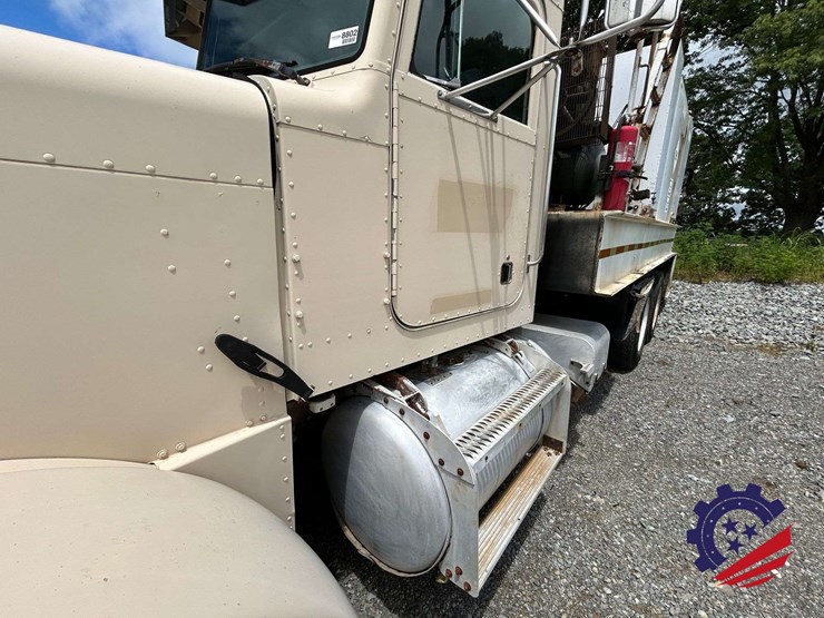 1987-peterbilt-379-image-11