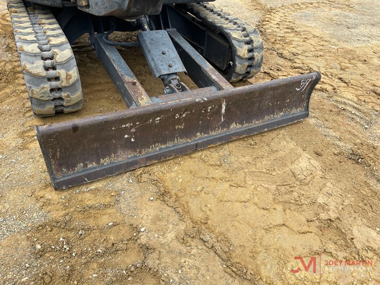 case-cx26c-mini-excavator-image-12