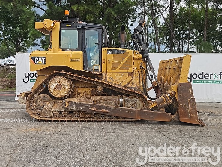 2014-caterpillar-d6t-image-6