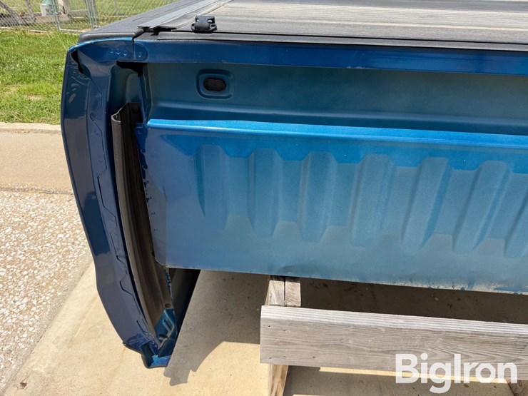 2019-chevrolet-2500hd-image-14