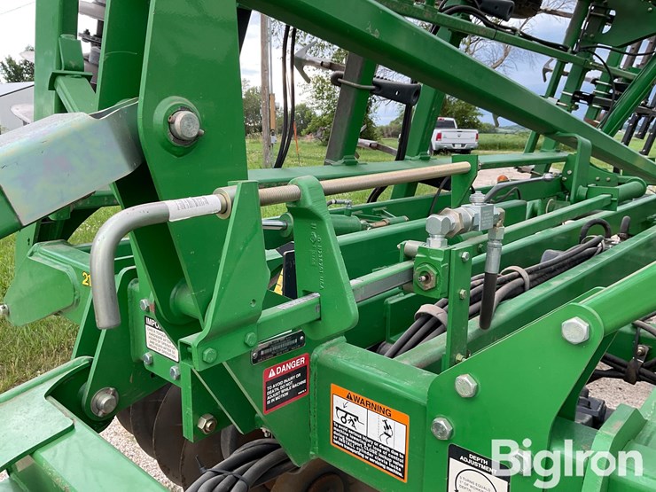 2009-john-deere-2310-image-12