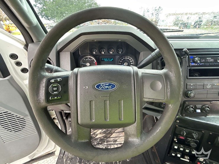 2011-ford-f550-image-18