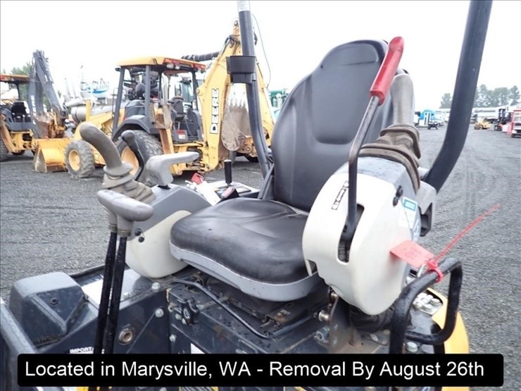2019-deere-17g-image-14