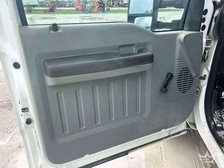 2014-ford-f450-image-13