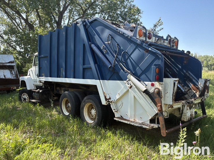 1995-ford-l8000-image-7