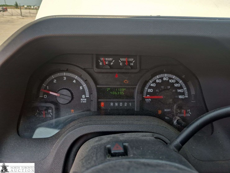2014-ford-cargo-image-14