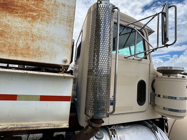 1987-peterbilt-379-image-45