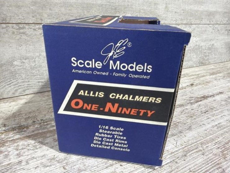 allis-chalmers-one-ninety-toy-tractor-image-6