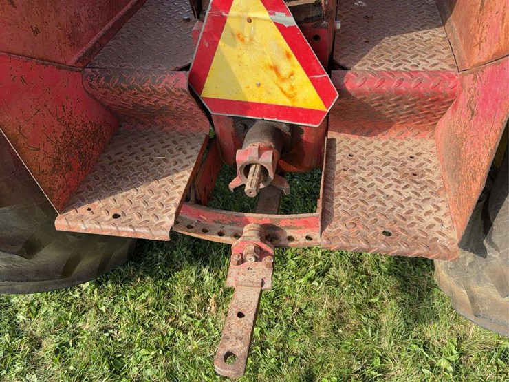 massey-ferguson-444-image-32