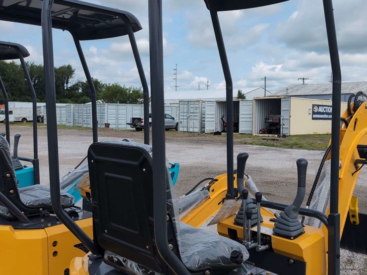 zjg-mini-excavator-zj-12-(yellow)-image-10