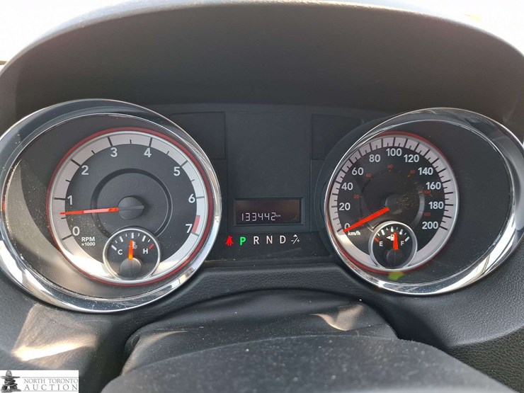 2011-dodge-grand-caravan-se-image-12