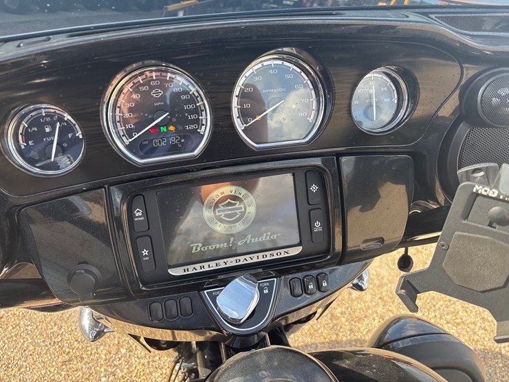 #35523-•-2017-harley-davidson-street-glider-image-9