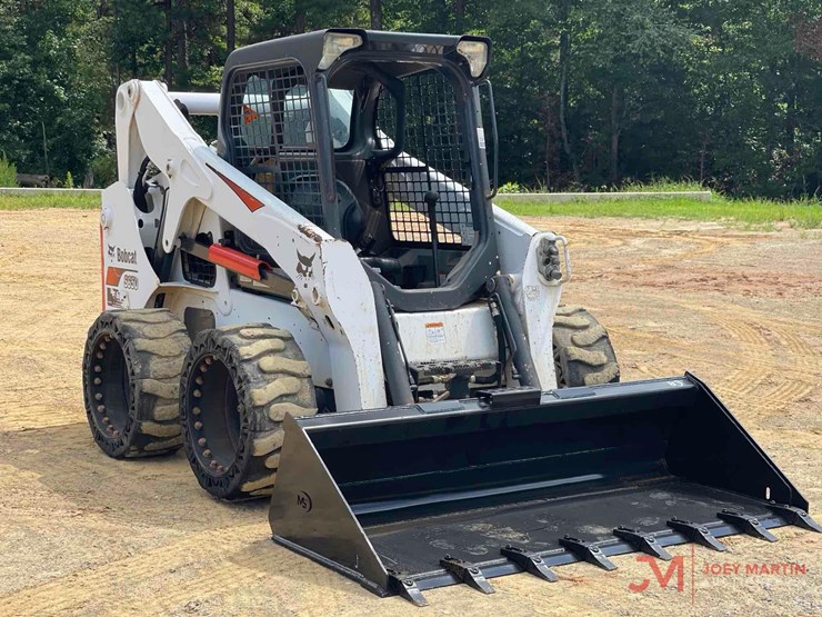 2017-bobcat-s650-skid-steer-loader-image-1