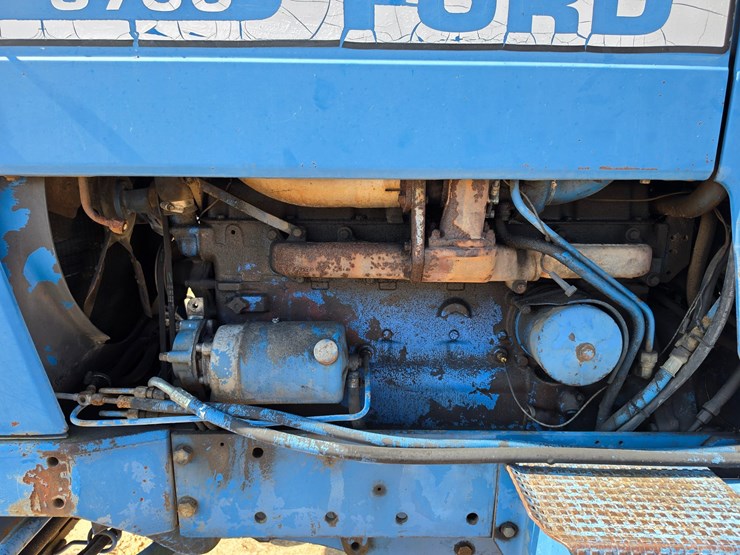1977-ford-9700-image-14