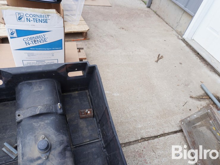 freightliner-poly-battery-box-image-12
